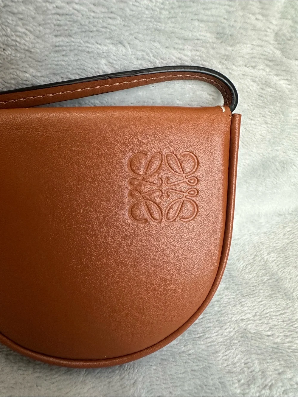 LOEWE Heel Mini Pouch Necklace Bag Tan Leather Complete Set 🤎 - Picture 3 of 13